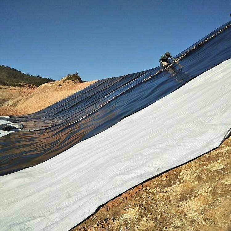 污水池池壁鋪貼土工膜的技術(shù)要點